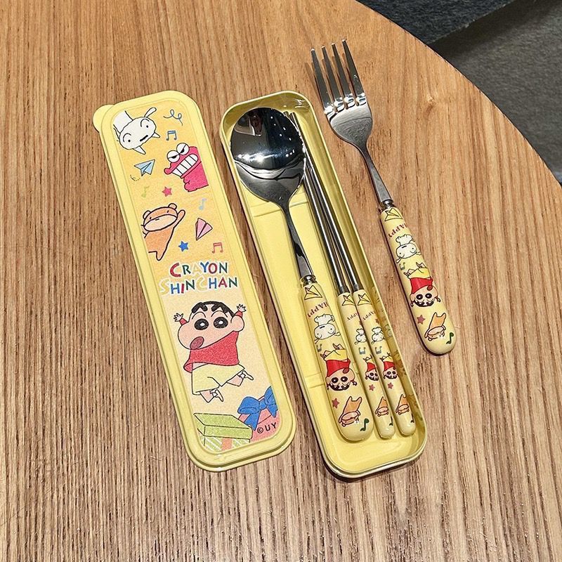 かわいいクレヨンしんちゃんステンレス鋼スプーンフォーク箸セッ - Cosplay Prop Kit のレビューと価格